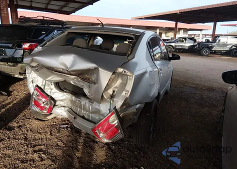 2010 Nissan Sentra 2.0S z USA, uszkodzony, nr VIN 3N1AB6AP2AL692198